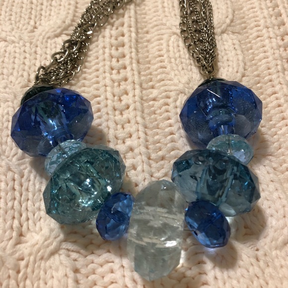 Large blue acrylic bead necklace - Picture 2 of 3
